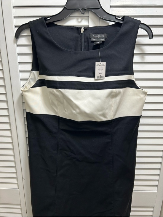 White House Black Market Dresses & Skirts - WHITE HOUSE BLACK MARKET Black & White Sleeveless Sheath Dress NWT Size 6